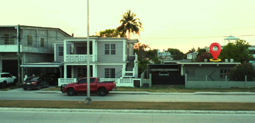 Versatile Charm: Perfect Corozal Bay Home & Business Spot!”