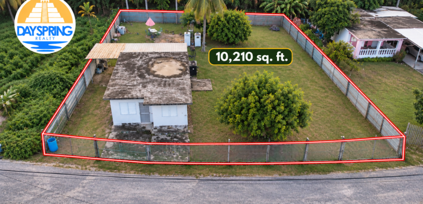 🏡 Live Close to Everything in Charming Corozal Town, Belize.
